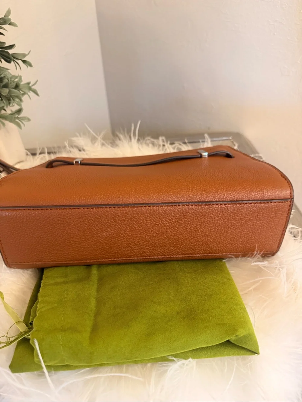 Tory Burch Lee Radziwill Pebbled Leather Shoulder Bag